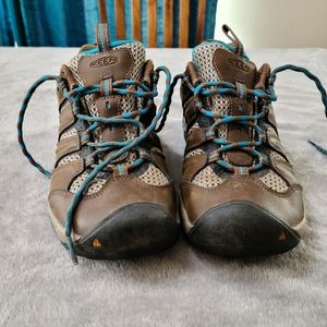 Women's Keen shoes, size 9